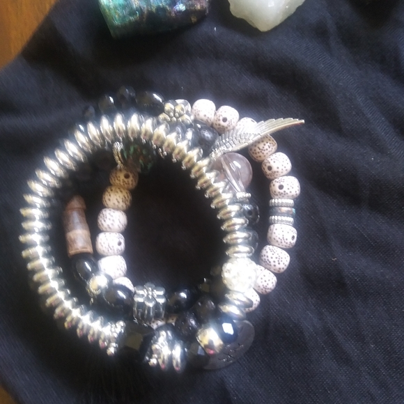 Boho Chic Set of Bracelets - Picture 2 of 3